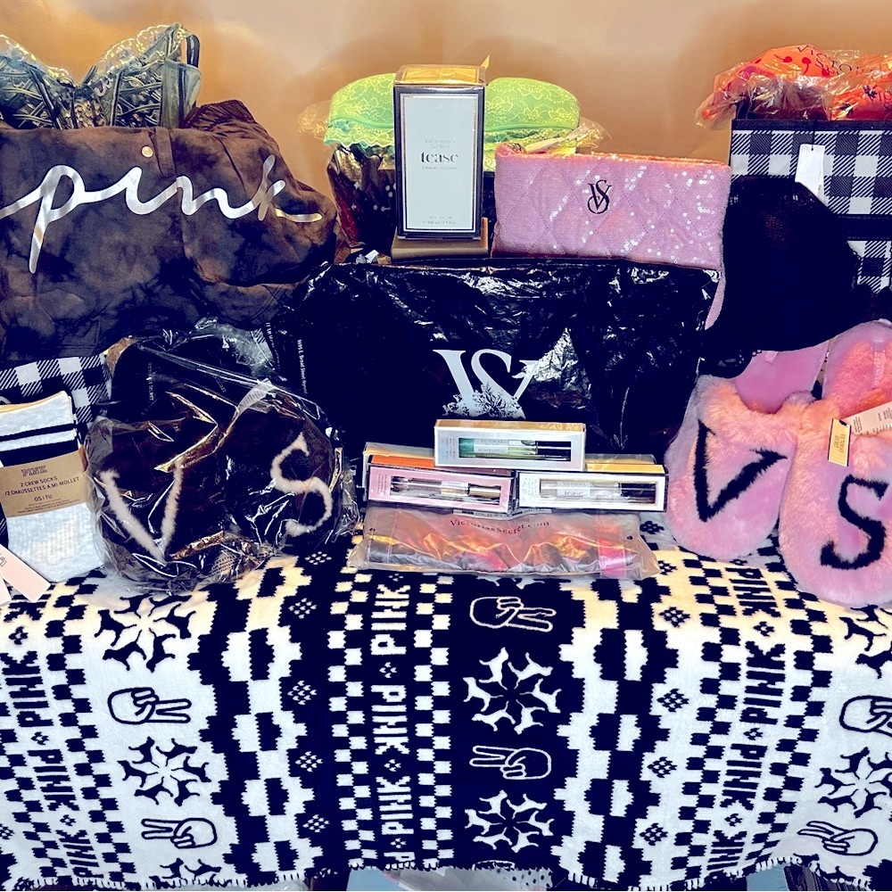 💕VS/PINK💕 - Picture 11 of 16